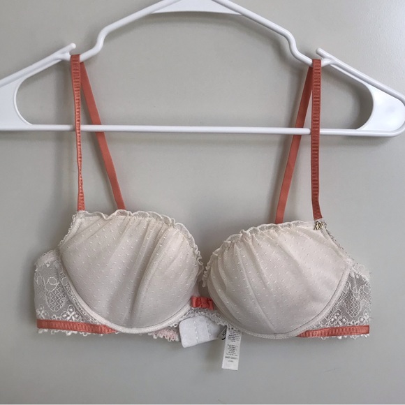 Nina Ricci Other - Nina Ricci white vintage lace padded bra💕